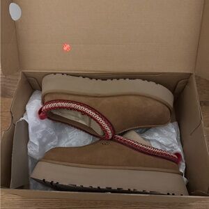 Ugg Tazz shoes - size 9